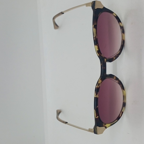NWOT COCO AND BREEZY SUNGLASSES INSPIRE TORTOISE